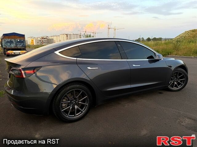 Сірий Тесла Модель 3, об'ємом двигуна 0 л та пробігом 99 тис. км за 18500 $, фото 3 на Automoto.ua