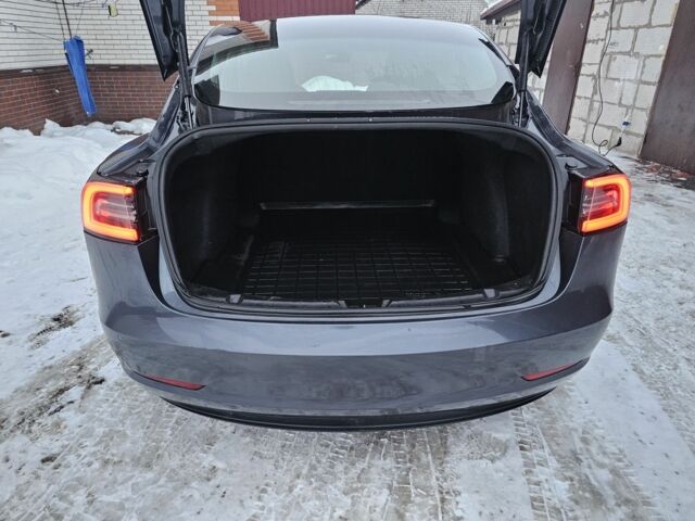 Серый Тесла Модель 3, объемом двигателя 0 л и пробегом 108 тыс. км за 15000 $, фото 5 на Automoto.ua