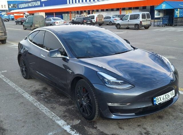 Сірий Тесла Модель 3, об'ємом двигуна 0 л та пробігом 49 тис. км за 21000 $, фото 1 на Automoto.ua