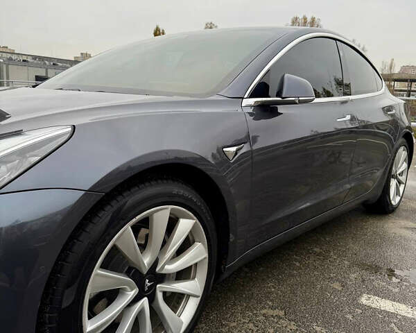 Серый Тесла Модель 3, объемом двигателя 0 л и пробегом 63 тыс. км за 20500 $, фото 8 на Automoto.ua