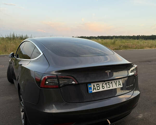 Сірий Тесла Модель 3, об'ємом двигуна 0 л та пробігом 99 тис. км за 18500 $, фото 4 на Automoto.ua