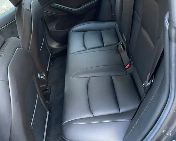 Серый Тесла Модель 3, объемом двигателя 0 л и пробегом 141 тыс. км за 18000 $, фото 4 на Automoto.ua