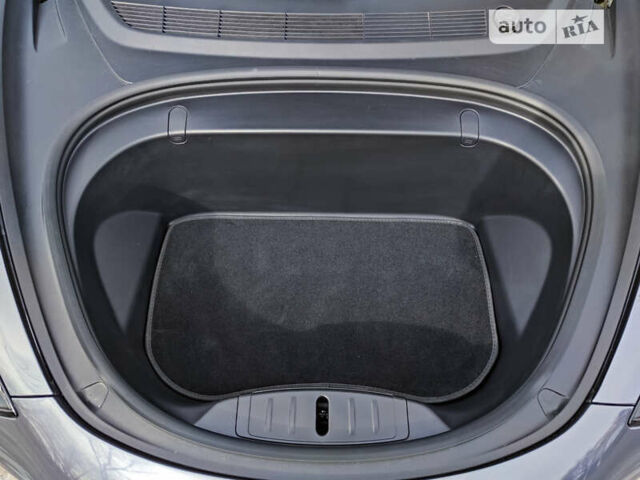 Серый Тесла Модель 3, объемом двигателя 0 л и пробегом 75 тыс. км за 22500 $, фото 14 на Automoto.ua