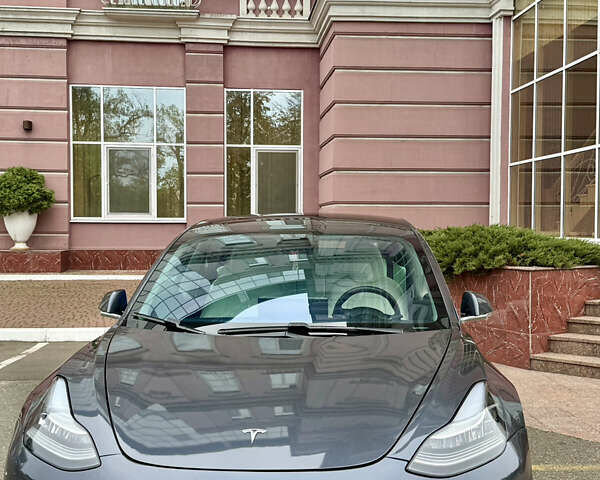 Серый Тесла Модель 3, объемом двигателя 0 л и пробегом 112 тыс. км за 23500 $, фото 10 на Automoto.ua