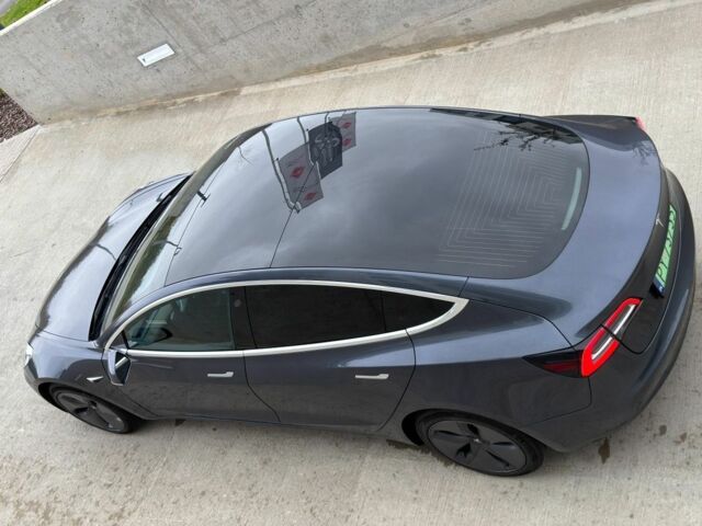 Тесла Модель 3 2019 в Тернополе на Automoto.ua Серый Тесла Модель 3, объемом двигателя 0 л и пробегом 125 тыс. км за 19900 $, фото 4 на Automoto.ua