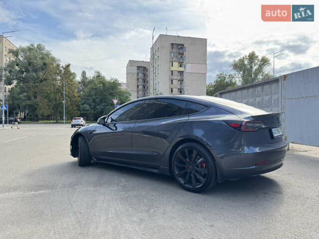 Серый Тесла Модель 3, объемом двигателя 0 л и пробегом 81 тыс. км за 21500 $, фото 7 на Automoto.ua