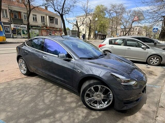 Сірий Тесла Модель 3, об'ємом двигуна 0 л та пробігом 112 тис. км за 19200 $, фото 21 на Automoto.ua