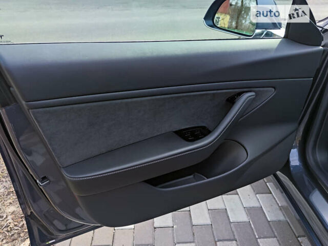 Серый Тесла Модель 3, объемом двигателя 0 л и пробегом 75 тыс. км за 22500 $, фото 27 на Automoto.ua