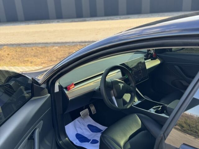 Серый Тесла Модель 3, объемом двигателя 0 л и пробегом 81 тыс. км за 22500 $, фото 3 на Automoto.ua