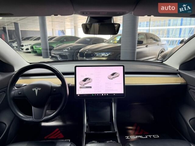 Серый Тесла Модель 3, объемом двигателя 0 л и пробегом 56 тыс. км за 16900 $, фото 26 на Automoto.ua