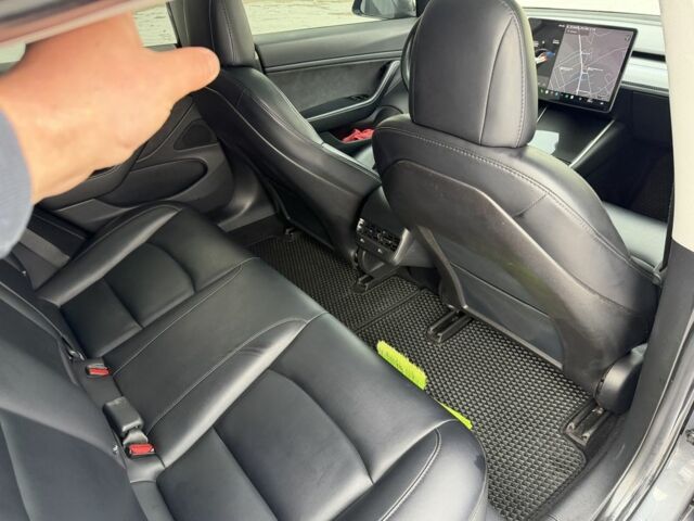 Сірий Тесла Модель 3, об'ємом двигуна 5 л та пробігом 150 тис. км за 17500 $, фото 12 на Automoto.ua