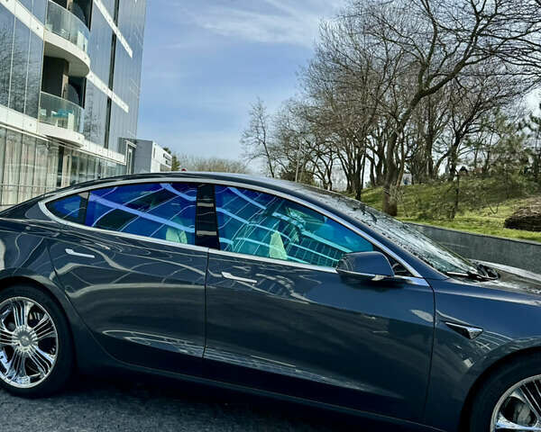 Серый Тесла Модель 3, объемом двигателя 0 л и пробегом 112 тыс. км за 23500 $, фото 26 на Automoto.ua