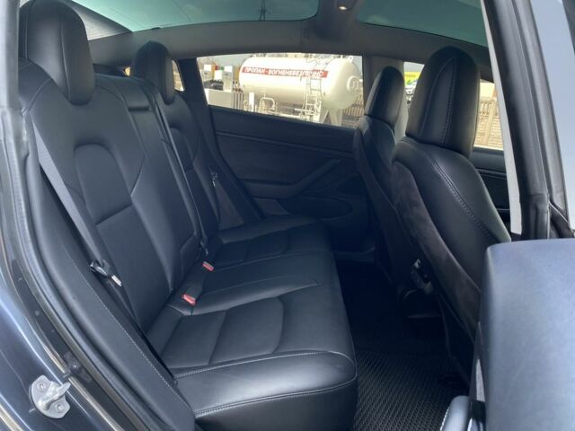 Серый Тесла Модель 3, объемом двигателя 0 л и пробегом 91 тыс. км за 18300 $, фото 12 на Automoto.ua