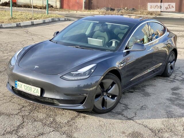 Серый Тесла Модель 3, объемом двигателя 0 л и пробегом 40 тыс. км за 17700 $, фото 3 на Automoto.ua