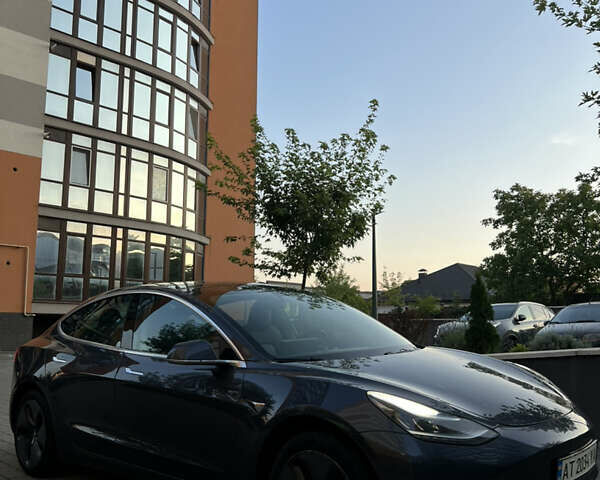 Серый Тесла Модель 3, объемом двигателя 0 л и пробегом 141 тыс. км за 18000 $, фото 6 на Automoto.ua