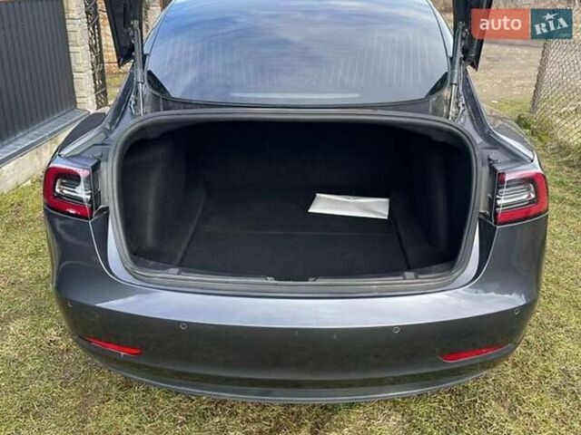 Серый Тесла Модель 3, объемом двигателя 0 л и пробегом 129 тыс. км за 20900 $, фото 6 на Automoto.ua