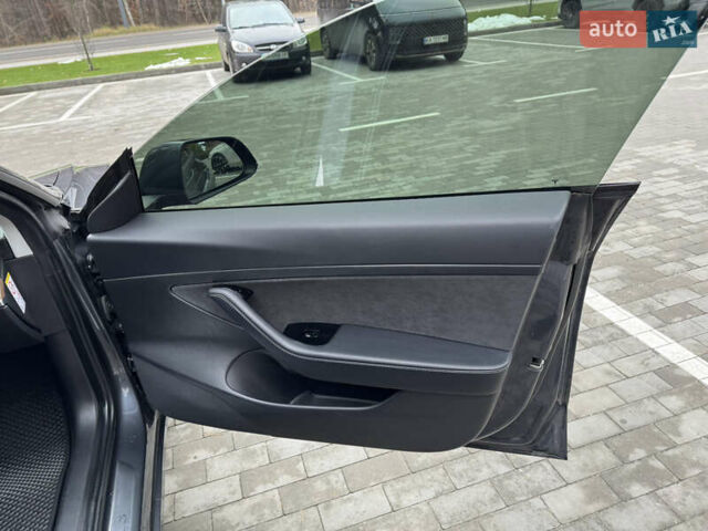 Сірий Тесла Модель 3, об'ємом двигуна 0 л та пробігом 62 тис. км за 17400 $, фото 13 на Automoto.ua