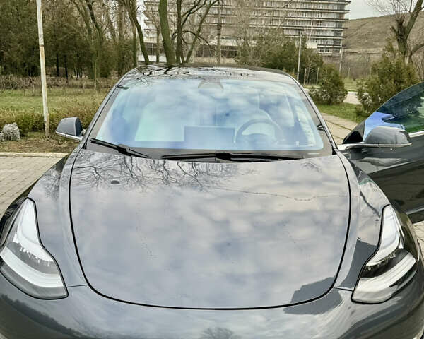 Серый Тесла Модель 3, объемом двигателя 0 л и пробегом 112 тыс. км за 23500 $, фото 59 на Automoto.ua