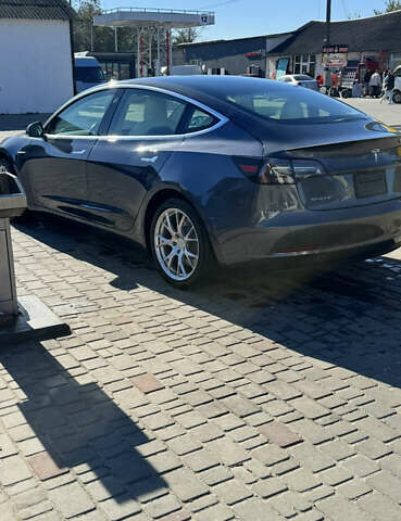 Серый Тесла Модель 3, объемом двигателя 0 л и пробегом 203 тыс. км за 15500 $, фото 5 на Automoto.ua