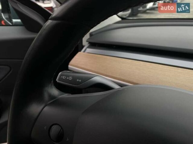 Серый Тесла Модель 3, объемом двигателя 0 л и пробегом 158 тыс. км за 20490 $, фото 30 на Automoto.ua