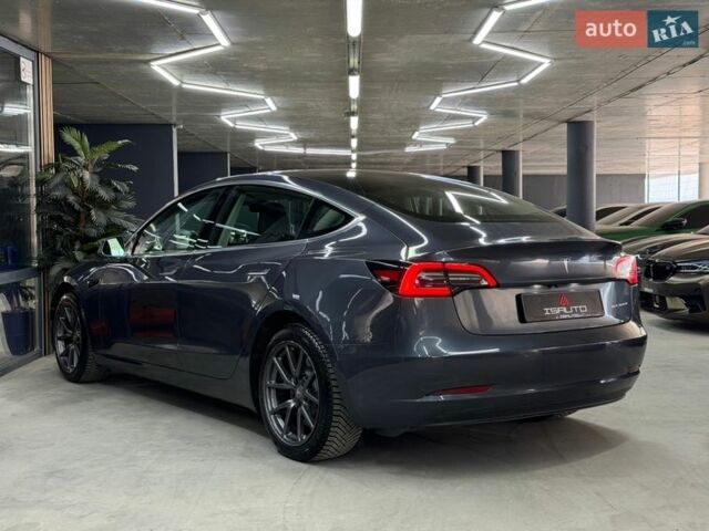 Серый Тесла Модель 3, объемом двигателя 0 л и пробегом 56 тыс. км за 16900 $, фото 10 на Automoto.ua