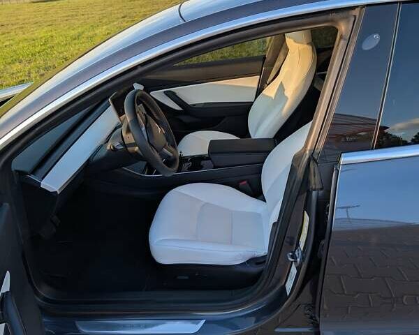 Сірий Тесла Модель 3, об'ємом двигуна 0 л та пробігом 66 тис. км за 23500 $, фото 8 на Automoto.ua