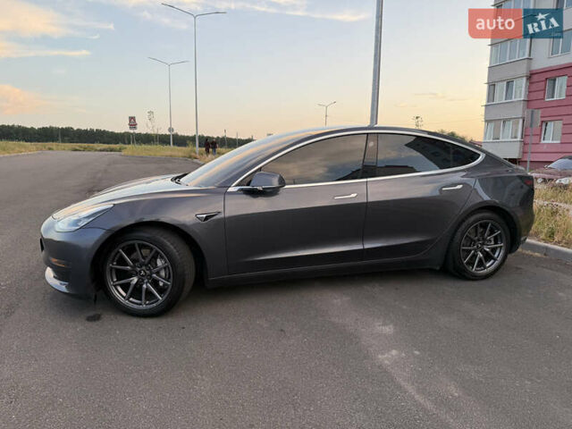 Сірий Тесла Модель 3, об'ємом двигуна 0 л та пробігом 99 тис. км за 18500 $, фото 1 на Automoto.ua