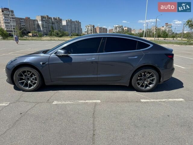 Серый Тесла Модель 3, объемом двигателя 0 л и пробегом 265 тыс. км за 14000 $, фото 2 на Automoto.ua