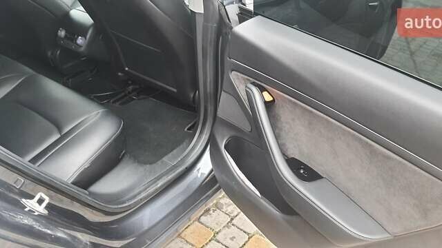 Сірий Тесла Модель 3, об'ємом двигуна 0 л та пробігом 108 тис. км за 18800 $, фото 26 на Automoto.ua