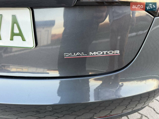 Серый Тесла Модель 3, объемом двигателя 0 л и пробегом 54 тыс. км за 18399 $, фото 8 на Automoto.ua