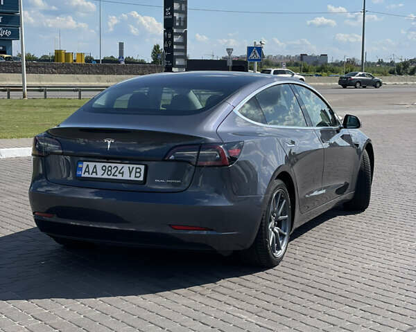Серый Тесла Модель 3, объемом двигателя 0 л и пробегом 153 тыс. км за 20799 $, фото 5 на Automoto.ua