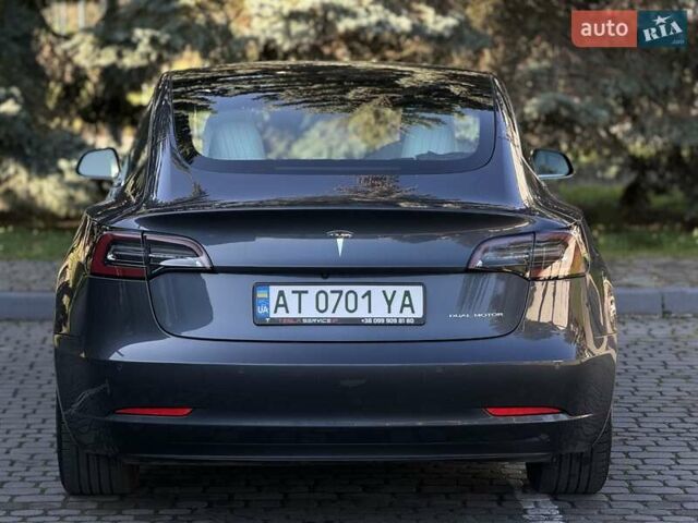 Серый Тесла Модель 3, объемом двигателя 0 л и пробегом 87 тыс. км за 21900 $, фото 4 на Automoto.ua