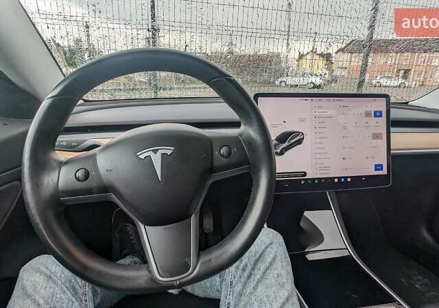 Серый Тесла Модель 3, объемом двигателя 0 л и пробегом 124 тыс. км за 20600 $, фото 12 на Automoto.ua