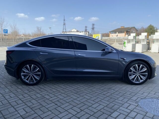 Серый Тесла Модель 3, объемом двигателя 0 л и пробегом 91 тыс. км за 18300 $, фото 4 на Automoto.ua