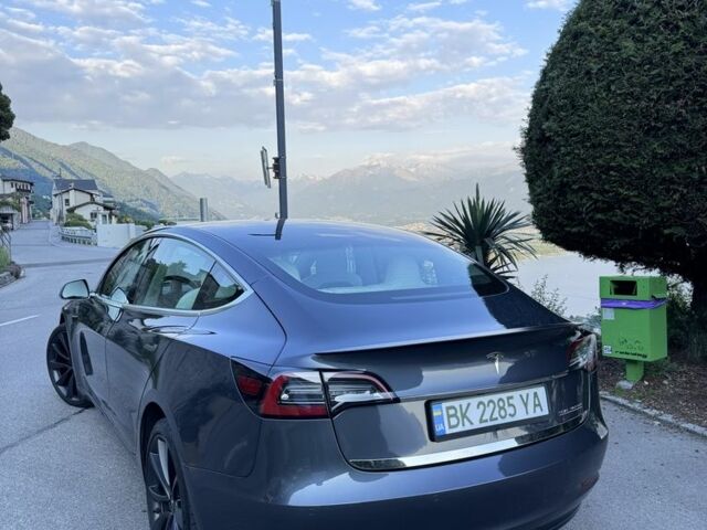 Сірий Тесла Модель 3, об'ємом двигуна 0 л та пробігом 126 тис. км за 21000 $, фото 3 на Automoto.ua