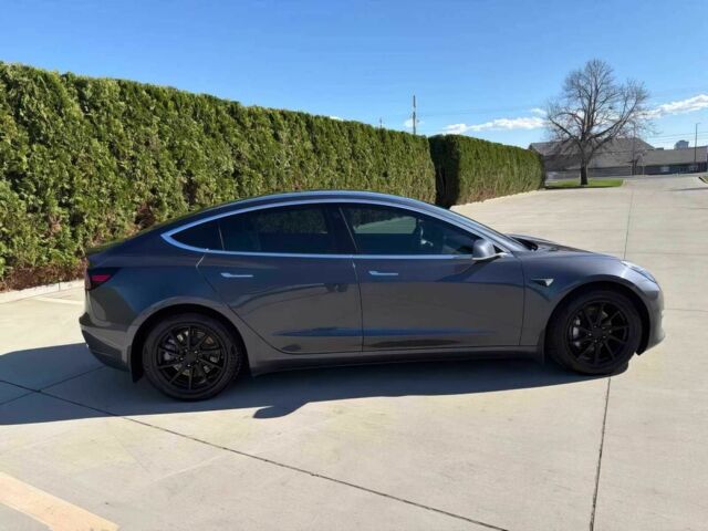 Сірий Тесла Модель 3, об'ємом двигуна 0 л та пробігом 34 тис. км за 10000 $, фото 6 на Automoto.ua