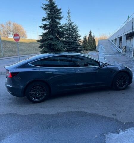 Серый Тесла Модель 3, объемом двигателя 0 л и пробегом 140 тыс. км за 16900 $, фото 15 на Automoto.ua