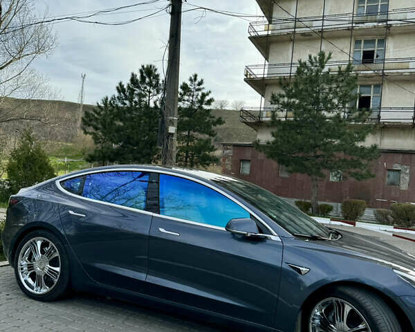 Серый Тесла Модель 3, объемом двигателя 0 л и пробегом 112 тыс. км за 23500 $, фото 34 на Automoto.ua