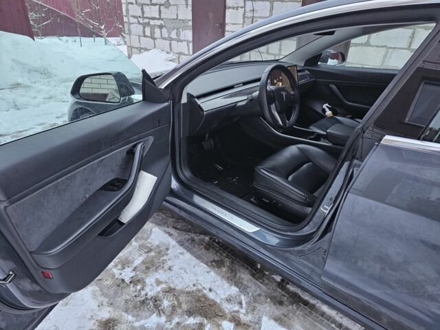 Серый Тесла Модель 3, объемом двигателя 0 л и пробегом 108 тыс. км за 15000 $, фото 11 на Automoto.ua