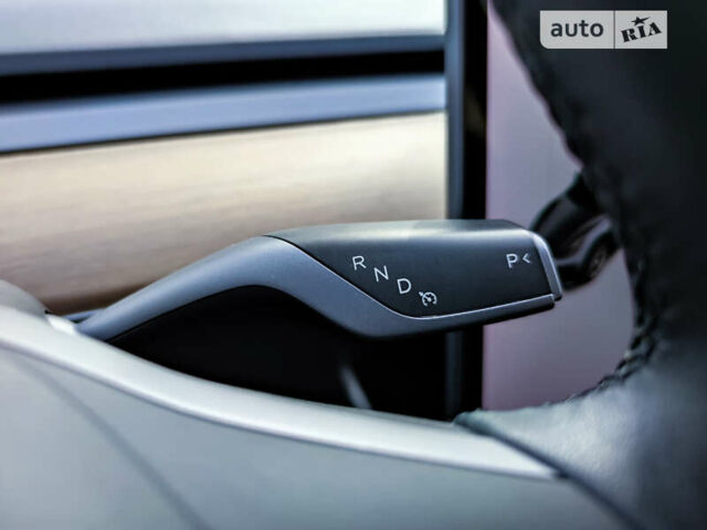 Серый Тесла Модель 3, объемом двигателя 0 л и пробегом 75 тыс. км за 22500 $, фото 37 на Automoto.ua