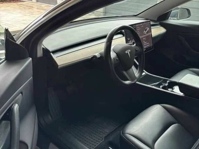 Сірий Тесла Модель 3, об'ємом двигуна 0 л та пробігом 58 тис. км за 18000 $, фото 4 на Automoto.ua