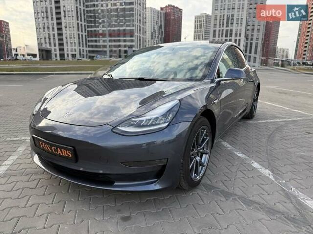 Серый Тесла Модель 3, объемом двигателя 0 л и пробегом 55 тыс. км за 16500 $, фото 1 на Automoto.ua