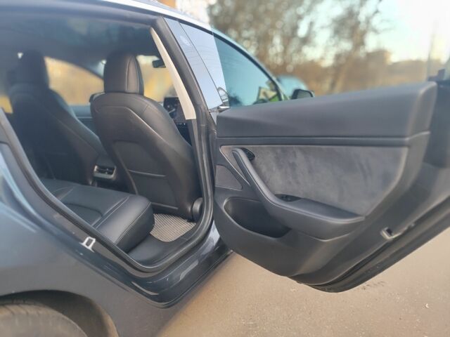 Сірий Тесла Модель 3, об'ємом двигуна 0 л та пробігом 104 тис. км за 14500 $, фото 14 на Automoto.ua