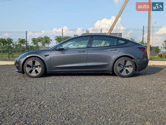 Серый Тесла Модель 3, объемом двигателя 0 л и пробегом 60 тыс. км за 23400 $, фото 3 на Automoto.ua