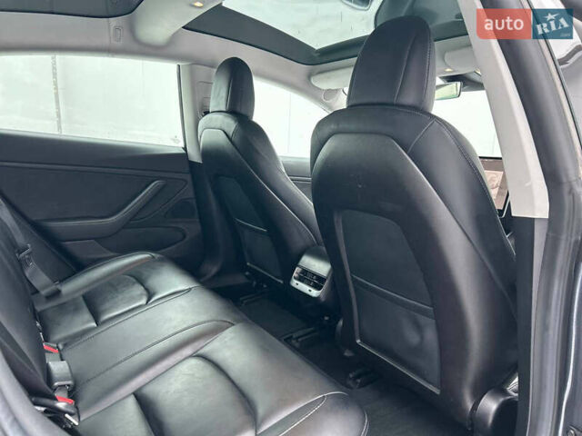 Сірий Тесла Модель 3, об'ємом двигуна 0 л та пробігом 110 тис. км за 16700 $, фото 11 на Automoto.ua