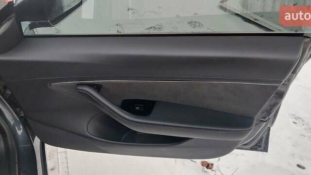 Сірий Тесла Модель 3, об'ємом двигуна 0 л та пробігом 196 тис. км за 19500 $, фото 14 на Automoto.ua