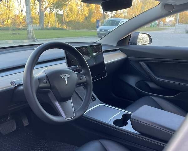 Сірий Тесла Модель 3, об'ємом двигуна 0 л та пробігом 52 тис. км за 19999 $, фото 5 на Automoto.ua