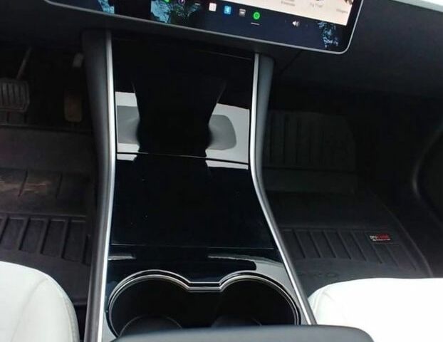 Сірий Тесла Модель 3, об'ємом двигуна 0 л та пробігом 96 тис. км за 11300 $, фото 12 на Automoto.ua