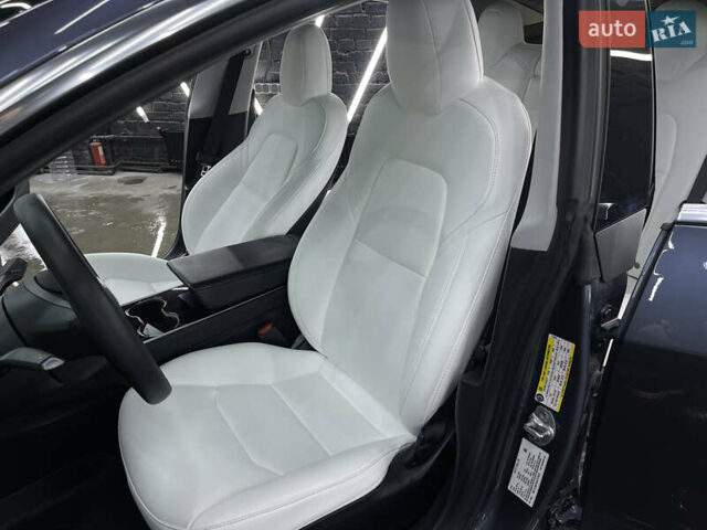 Серый Тесла Модель 3, объемом двигателя 0 л и пробегом 62 тыс. км за 26000 $, фото 28 на Automoto.ua