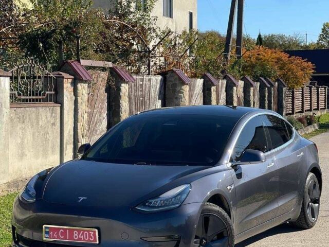Серый Тесла Модель 3, объемом двигателя 0 л и пробегом 60 тыс. км за 12200 $, фото 2 на Automoto.ua